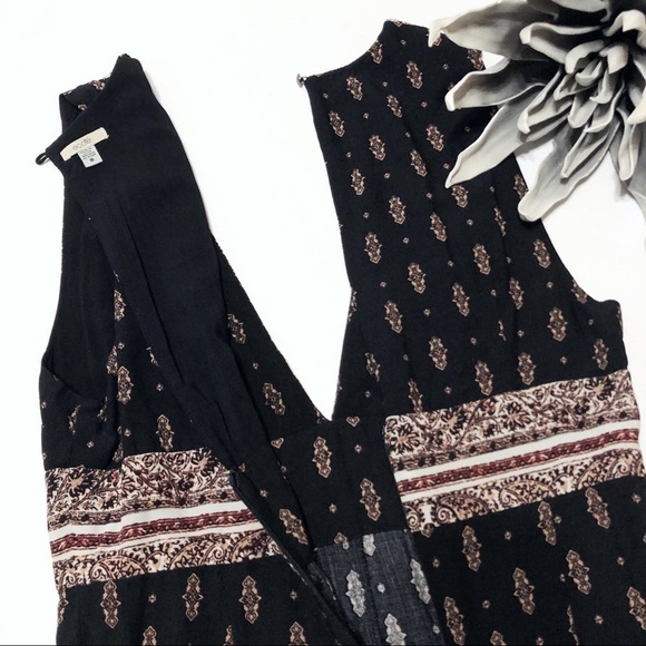 ECOTE by UO Paisley Plunge-Front Romper - Picture 5 of 6